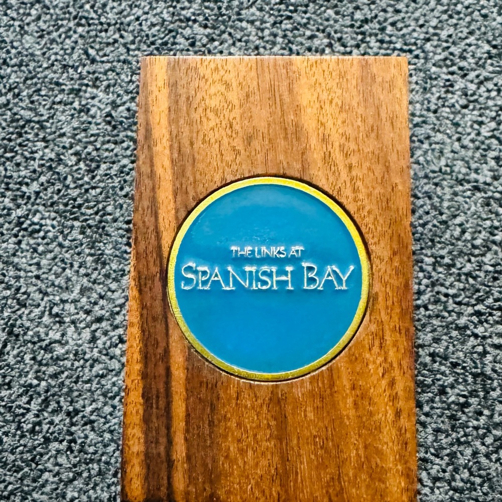 The Links at Spanish Bay Blue Logo Plaque on Wooden Money Clip